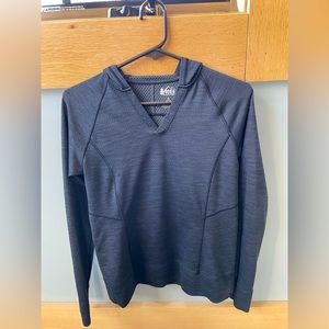 Black/dark gray REI hoodie lightweight pullover -size small